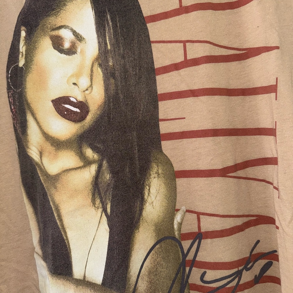 Vintage Aaliyah shirt